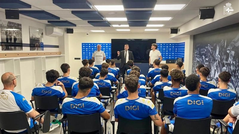 El Juvenil A deportivista participa en un taller de integridad organizado por LaLiga