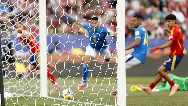David Mella e España sub-20 derrotan a Brasil e quedan á espera do seu pase a oitavos de final