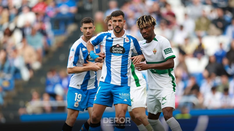 O Dépor, co obxectivo cumprido hai semanas, despídese con derrota ante o Elche CF e con homenaxe a Pablo Martínez, Jaime e Suso Méndez