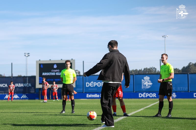 Novo tributo a Arsenio Iglesias con motivo do primeiro partido oficial no seu campo do Dépor Training Center