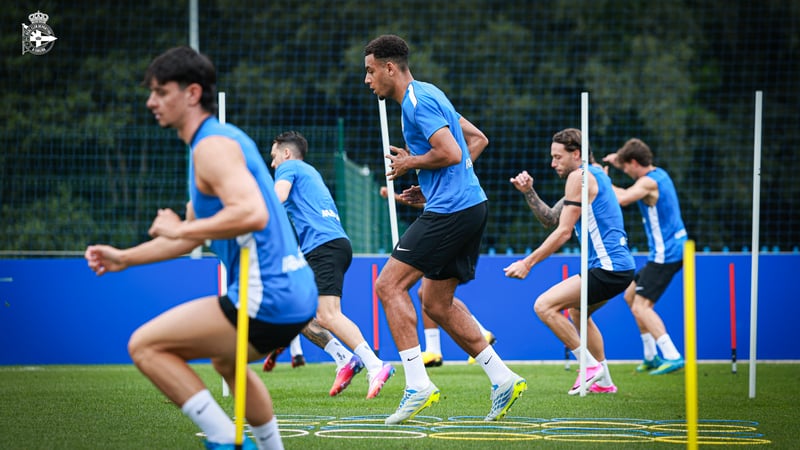 Nueva sesión de Os Nosos en el Dépor Training Center, "conociéndonos poco a poco" y "comenzando a asimilar conceptos con balón"
