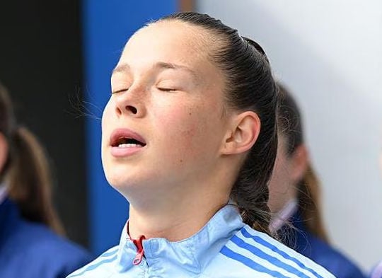 Antía Veiga, de novo no once inicial de España, non puido con Francia no segundo partido do Europeo sub-17