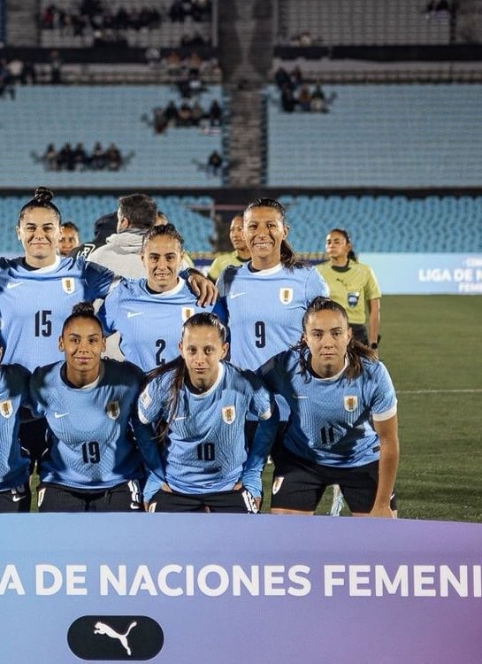 Empate de Uruguai, con Espe Pizarro no once inicial, ante Venezuela en Montevideo