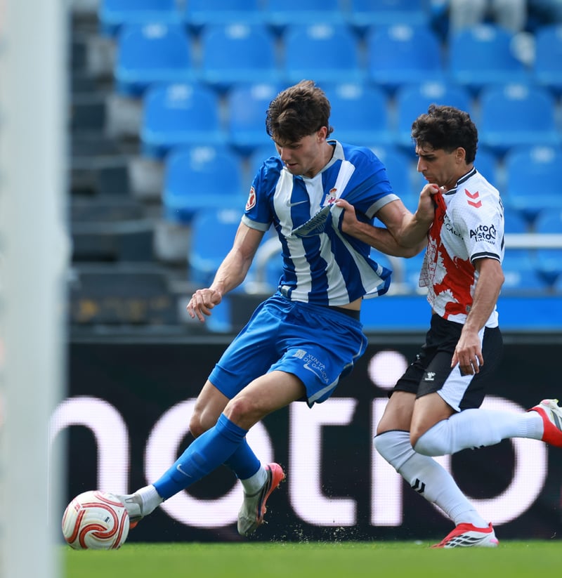 El Fabril araña un punto en ABANCA-RIAZOR ante el CP Cacereño en un partido que deja a Manuel Pablo "contento por la imagen"