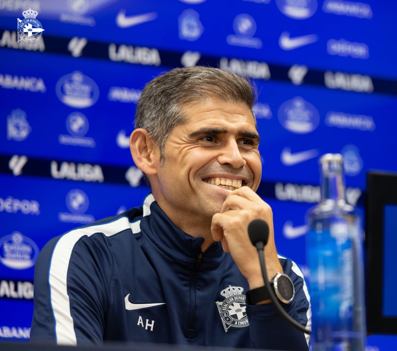 Rueda de prensa de Antonio Hidalgo previa al RC Deportivo - Levante UD