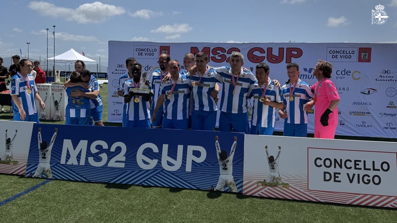 El Dépor Genuine disfruta y celebra en la MS2 Cup de Vigo