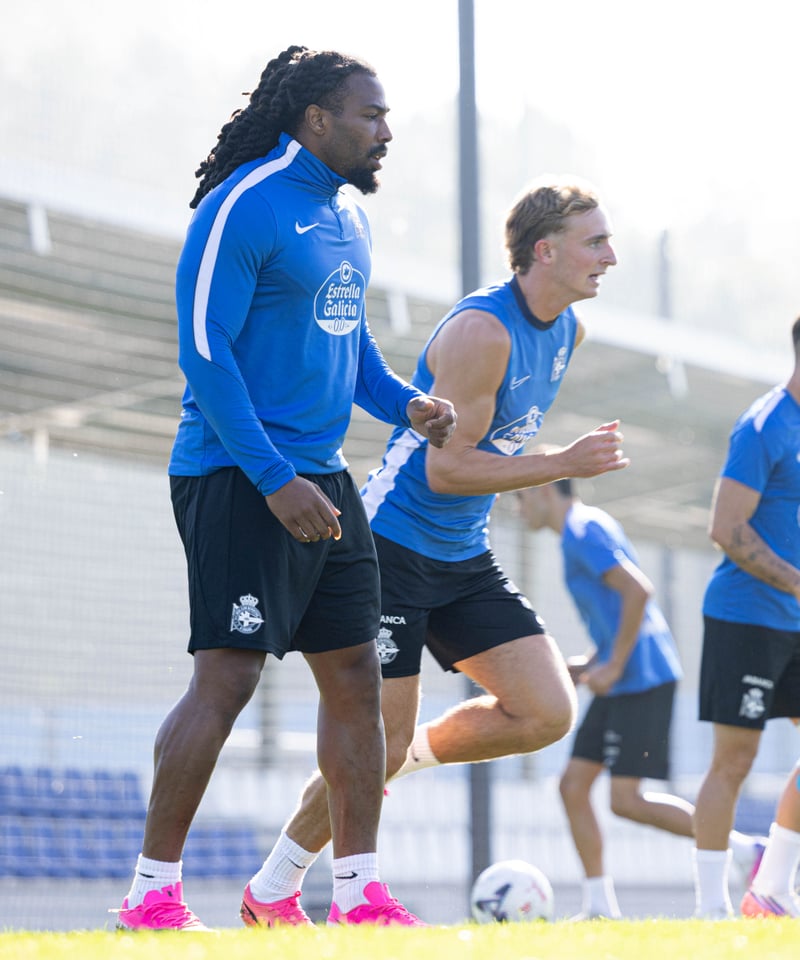 Primera tarea táctica en el Dépor de cara al partido de este sábado a las 21:00 en el Estadio de La Cerámica